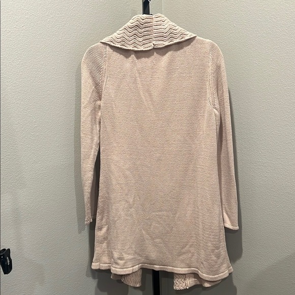 Leo & Nicole Cream Cardigan with Ribbed Knit Texture - Picture 3 of 3